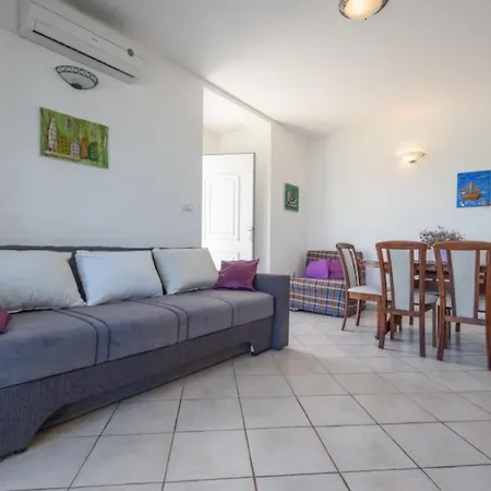 Mirta Tatil Evi *
